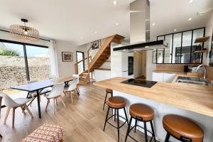 Séjour de rêve à Sarzeau maison moderne - jardin