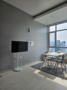 Sunset of Gangnam Station