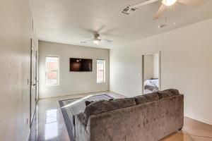 Hike and Explore Apt 3 Mi to Lake Havasu and Dtwn!