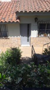 Casa con jardín y vista al cerro en Portezuelo Salta