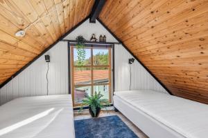 Idyllic summer house in calm, green surroundings