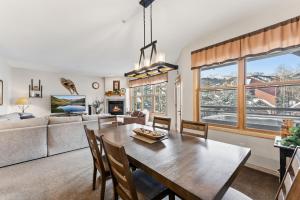 The Cozy Corral Private Hot Tub Walk to Town