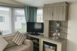 Whitehouse Leisure Park - 19055