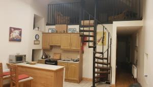 Apartment Sleeps 7 with Mezzanine