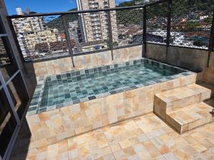 Cobertura com piscina e churrasqueira Guarujá