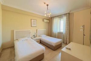 2Bed Apt - Goldcity Resort Sea View Pool HotTub