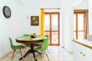 Gardenia Maisonette Rooftop Old Town View