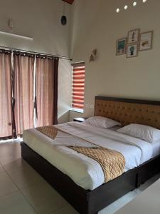 The VARANDAH LOUNGE 2BHK PRIVATE POOL VILLA VAGAMON