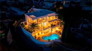 VACATION MARBELLA I Villa Riviera The View, Luxury Villa, Breathtaking Sea View, Private Pool, Close Distance to the Finest Beaches