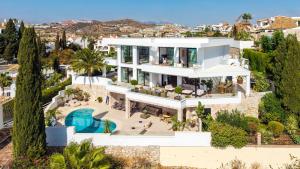 VACATION MARBELLA I Villa Riviera The View, Luxury Villa, Breathtaking Sea View, Private Pool, Close Distance to the Finest Beaches