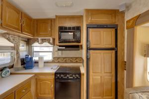 2 Mi to Lake Guntersville Peaceful Camper Home