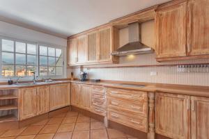 Obsidian Canarysol Los Cristianos