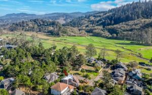 Kamis Beach House - Meredith Lodging