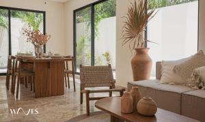 Exclusive Spacious 2 Br. Apt. wPrivate Pool Sonos Audio Speakers