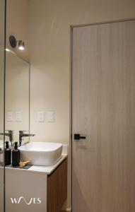 Exclusive Spacious 2 Br. Apt. wPrivate Pool Sonos Audio Speakers