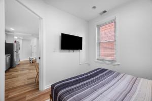 Central Lawrenceville 2 Spacious and Stylish Two Bedroom Apartment with Free Street Parking