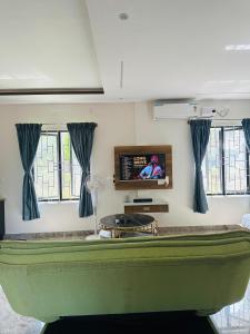 CLR Homestay & Villa
