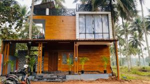 CLR Homestay & Villa
