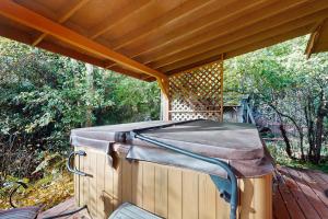 Little Sand Creek Chalet