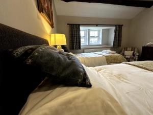 The Bronte Moor Retreat - 3 Bed, Pet Friendly Cottage - Stunning Views - Hot Tub