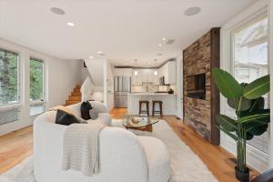 Apres on 6th - Serene 3BR Retreat with Hot Tub