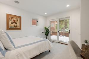 Apres on 6th - Serene 3BR Retreat with Hot Tub