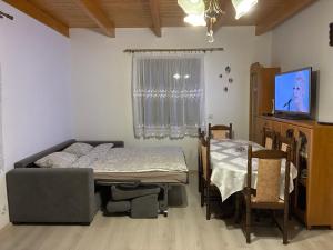 Domek nad jeziorem w Świekatowie