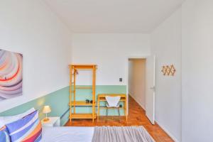 Quarto e Sala em Ipanema com localização privilegiada, próximo ao Leblon, 2 quadras da praia e 400m do metrô!