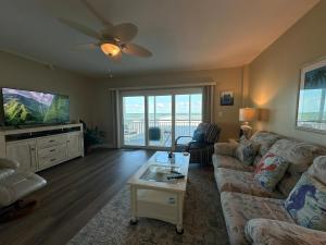 Beachfront Condo, Ocean Views, Near Patrick SFB