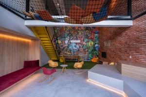 Apto em condomínio Pé na areia 3 Quartos Cozinha Completa Sacada com Churrasqueira Vaga de Garagem Piscina borda infinita Academia Quadra de esportes Sala de Jogos Summer Home Club acesso direto a praia