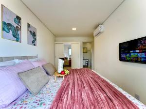 Apto em condomínio Pé na areia 3 Quartos Cozinha Completa Sacada com Churrasqueira Vaga de Garagem Piscina borda infinita Academia Quadra de esportes Sala de Jogos Summer Home Club acesso direto a praia