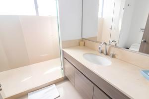 Hermoso Apto 2 Hab Piso 11 en Morros City