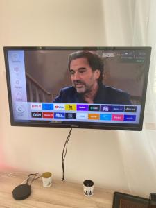 Perle rare, F4 donnant sur un grand jardin privé aménagé, parkings gratuits, clim, calme, idéal famille & pro, 10 min de la mer et du centre-ville, de la gare sncf et routière