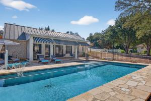 Luxury Golf Course Private Retreat with Heated Swimming Pool