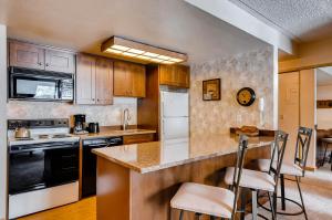 Trails End 112 by Ski Country Resorts