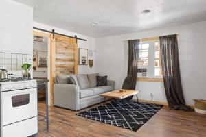 Modern Chic Spruce Retreat