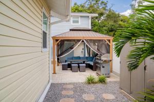 Cozy Coastal Cottages of Dunedin 1