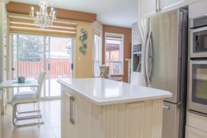 Royal Luxury Central Home with Gazebo By Toronto