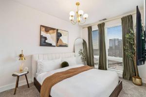 Luxurious Living-ATL 5 Star Amenities- Free Parking