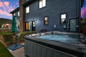 Mountain Lodge Oasis w Hot Tub-Rio Grande Trail