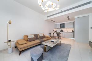 Elegant 2 Bed Beach Front Retreat