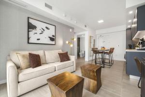 KING OF MIAMI - Downtown Free Parking Pool Gym