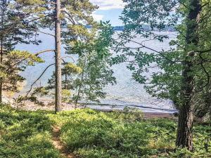 Peaceful Island Home near Sea