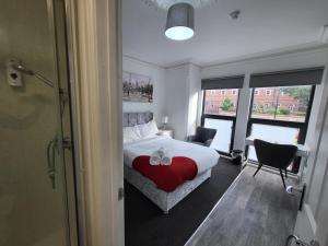 Fishpond Family Suite