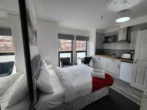 Fishpond Family Suite