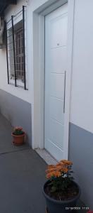 Sencillo PH céntrico de Marcela sin garage sin cargos