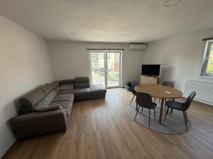 Bee apartman
