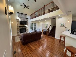 Large Family Gathering Home on Kelleys Island