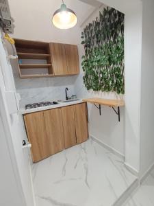 E2P RENOVADO y BELLO APARTAMENTO EN LAURELES ESTADiO