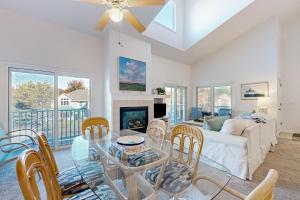 Sea Colony - 56049 Pinewood Dr